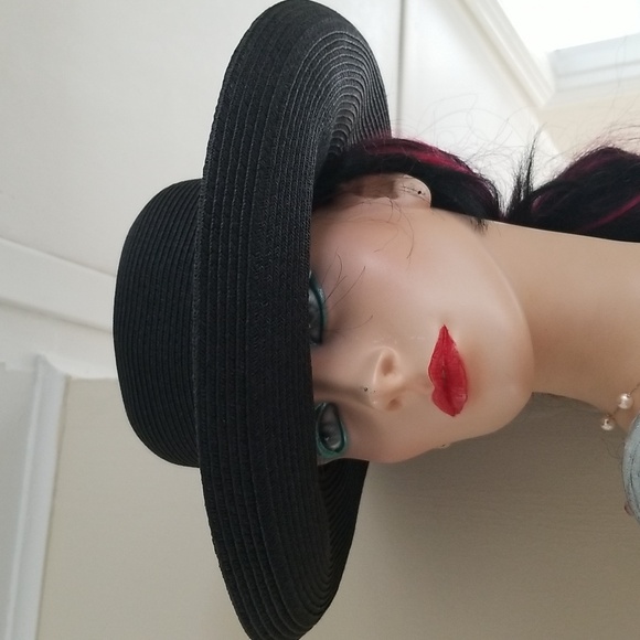 Nine West packable hat - Picture 3 of 9